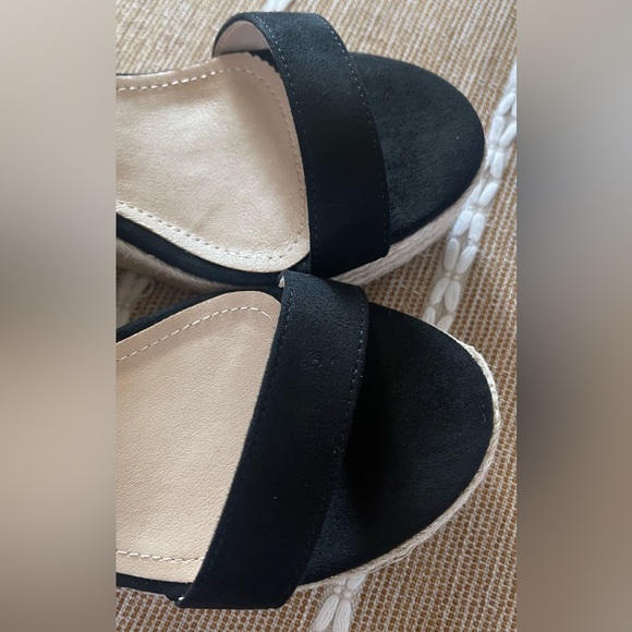 NEW IN BOX Women’s $39.99 Espadrille Wedge Sandals, 9.5 - Picture 5 of 11